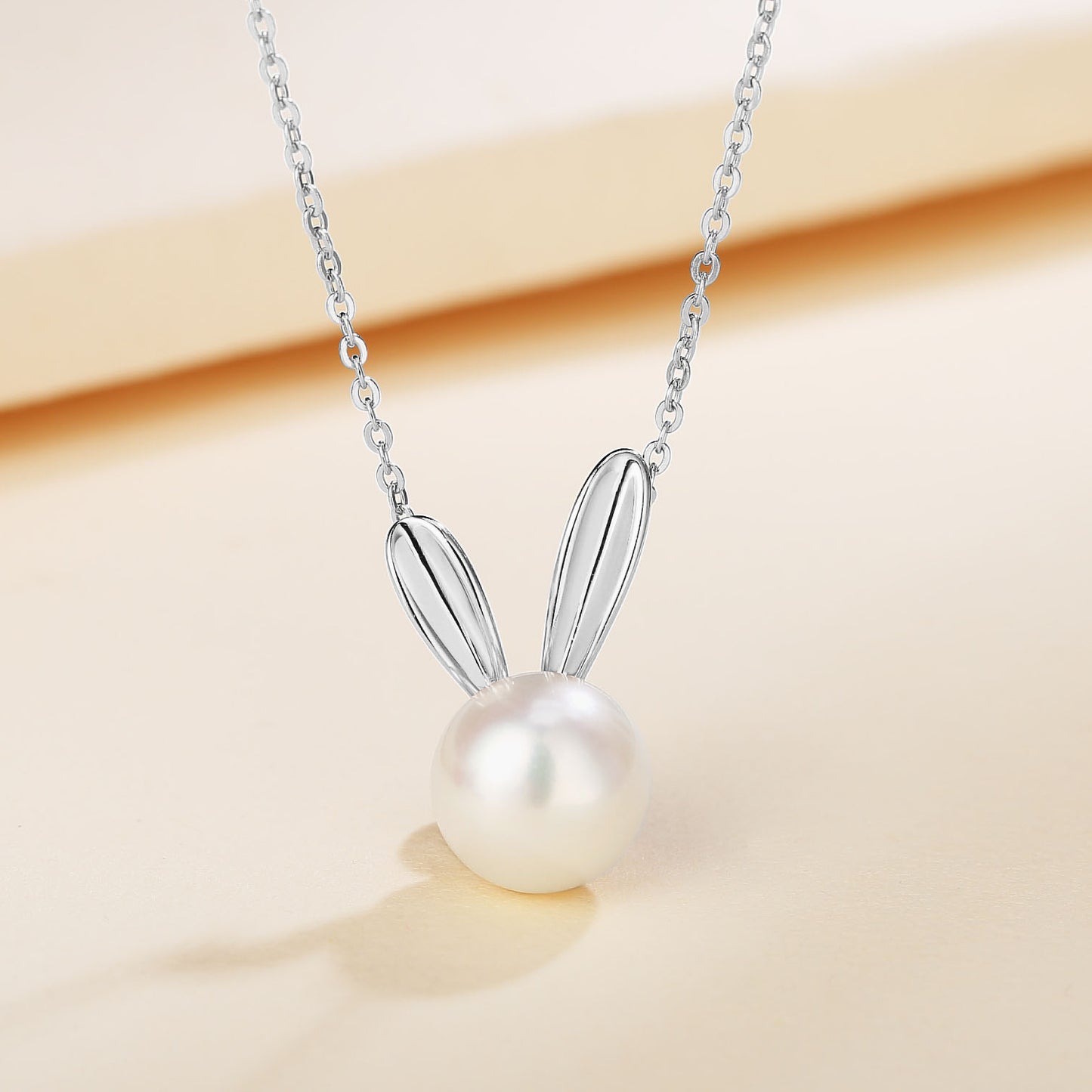 Cute Rabbit Necklace Iwith Natural Pearls (8-9mm) in Sterling Silver (Platinum)